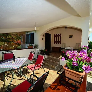 https://apartment-angelina-pula.in-istria.net